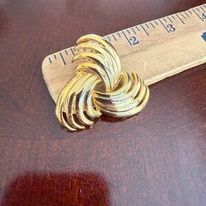Vintage Gold Tone Brooch